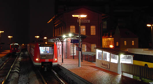 Neuburg Hbf komplett beleuchtet