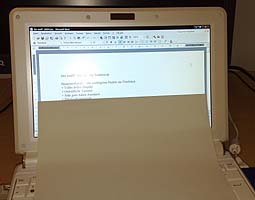 Eine DIN-A4-Seite passt noch in Originalbreite auf das 10-Zoll-Display